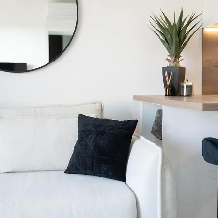 Bellamare Brand New Apartment