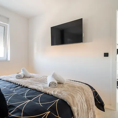 Bellamare Brand New Apartment *