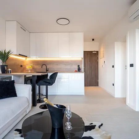 Bellamare Pool Access *